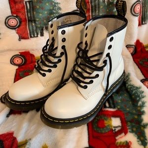 dr martens womens size 6
